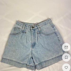 Vintage high waisted light wash shorts